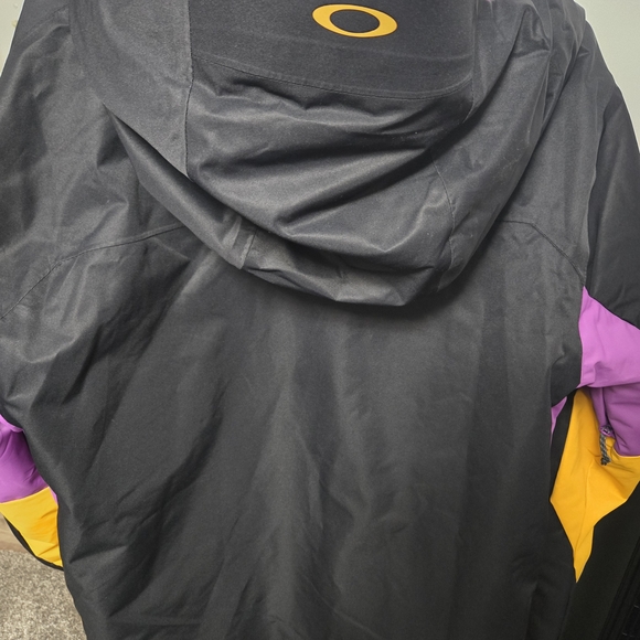 Oakley Women's Beaufort RC Insulated Women's Winter Jacket - Picture 10 of 10